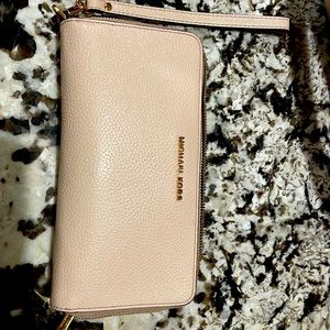 Micheal Kors Saffiano Leather Continental Wallet